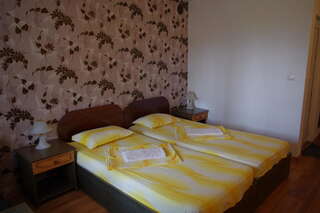Гостевой дом Byala Rada Complex Здравец Двухместный номер с 2 отдельными кроватями-1